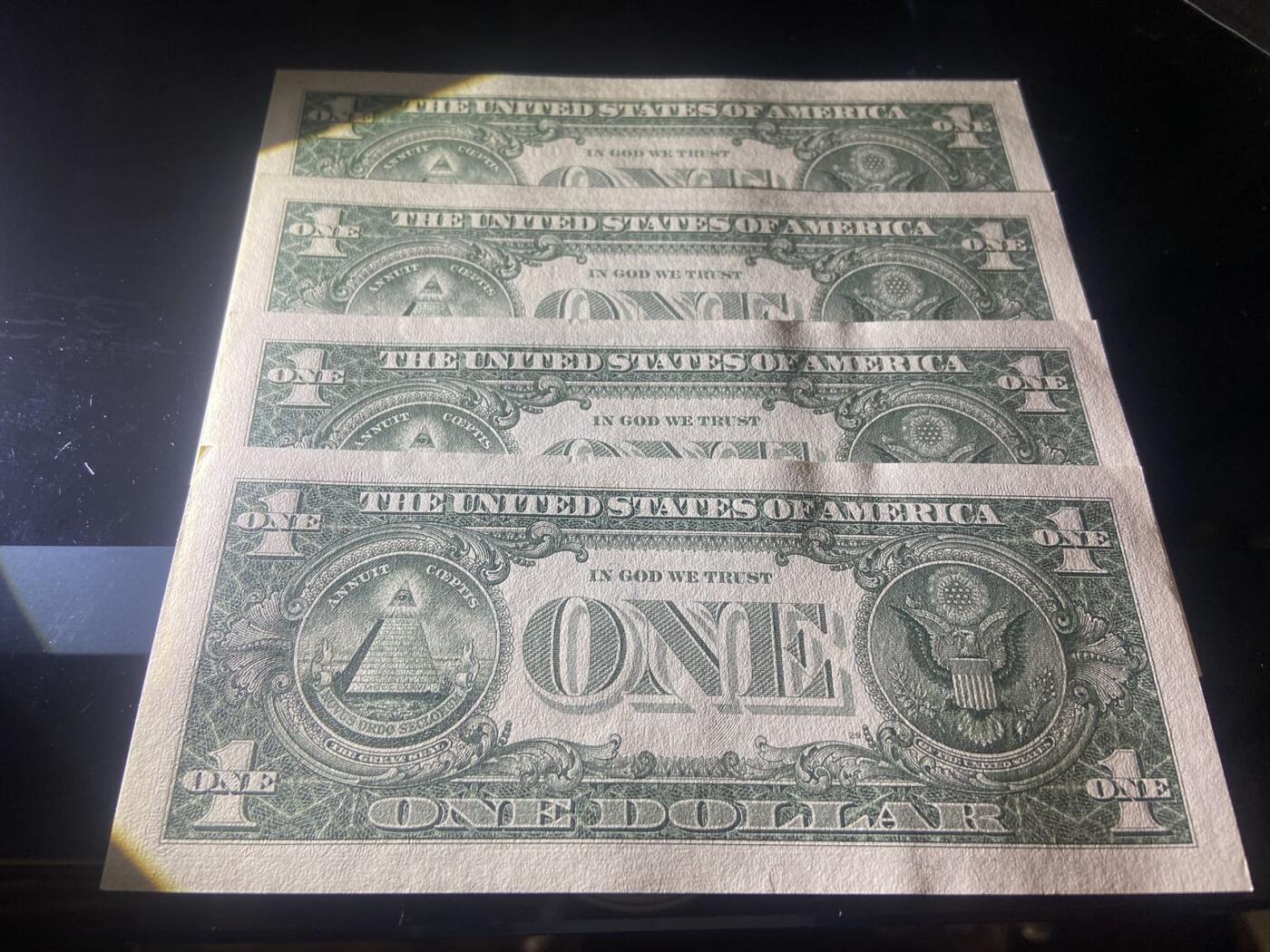 【炜奕收藏】，二十一期 美国1美元补号4连，UNC品相