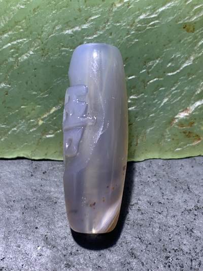 精美亚光高玉化巴西玛瑙手工俏色巧雕悟字桶珠一个！ 精美亚光高玉化巴西玛瑙手工俏色巧雕悟字桶珠一个！