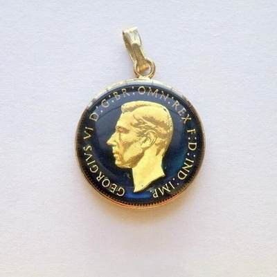 英国1937年乔治六世 珐琅彩镀金高浮雕精制币章吊坠 20MM - 英国1937年乔治六世 珐琅彩镀金高浮雕精制币章吊坠 20MM