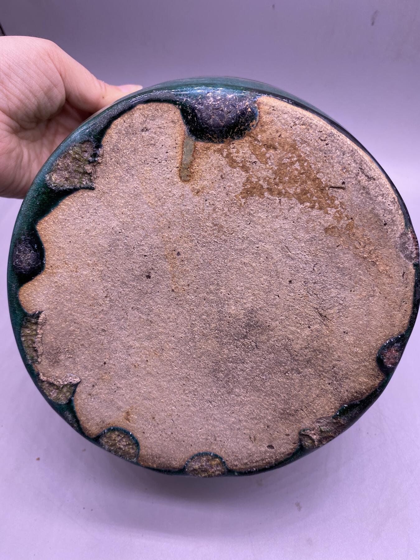 老窑绿釉卷缸，尺寸19*9厘米，品相如图，168包快递