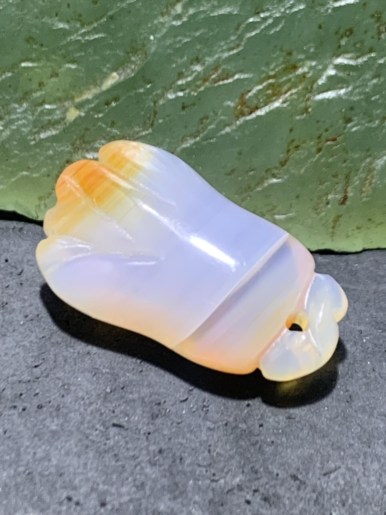 精美高玉化亚光海洋玉髓手工俏色巧雕白菜吊坠一个！