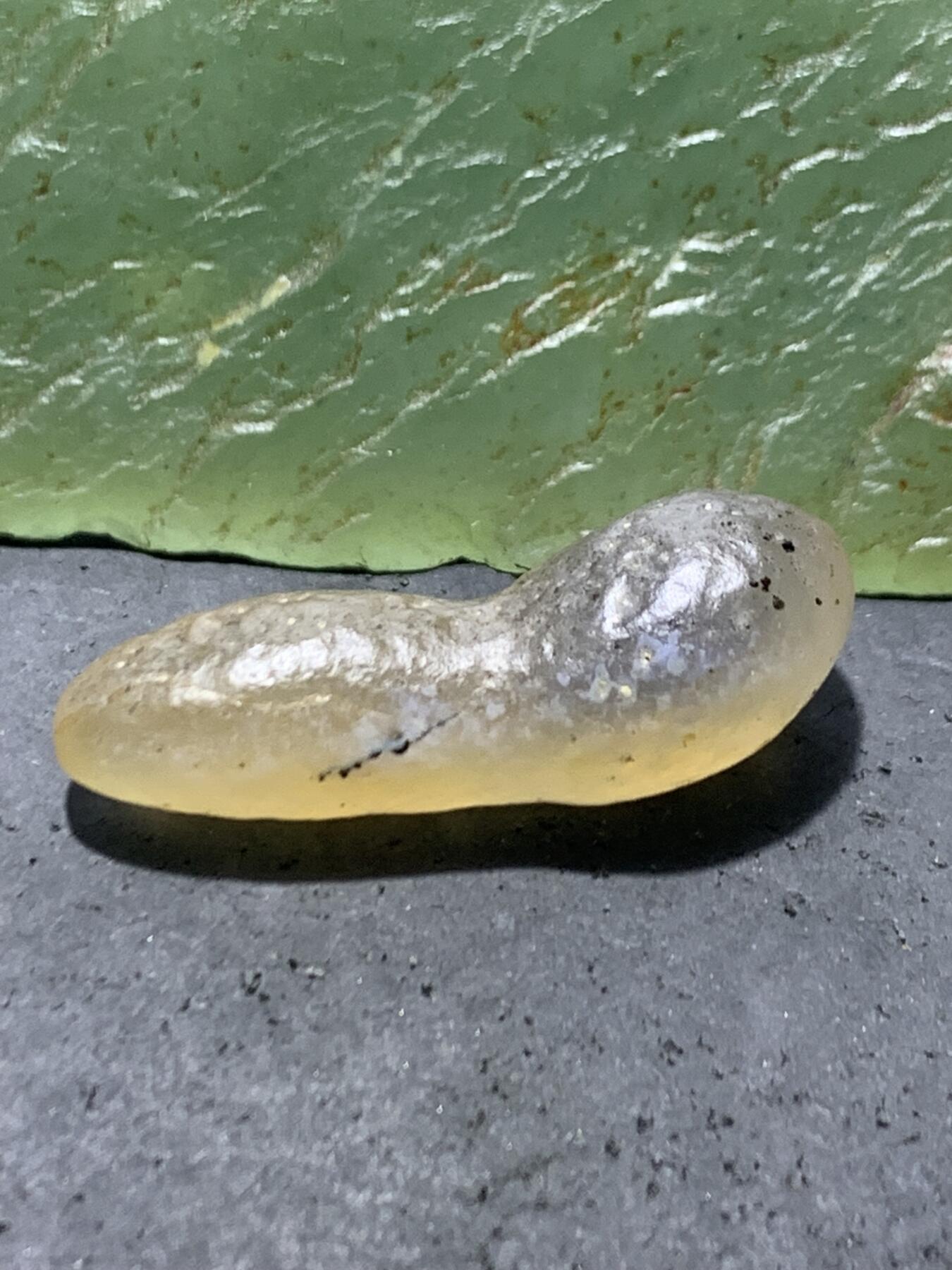 放福利！精美天然戈壁阿拉善黑糖心玛瑙象形蝌蚪原石一颗，