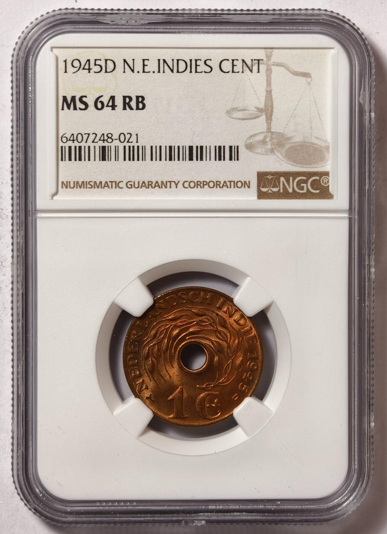 紫瑗钱币——第478期 荷属东印度 1945年 D版 1分 中孔 NGC MS64 RB