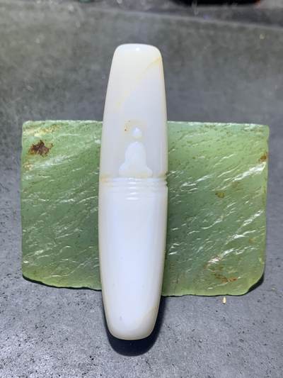 精美高玉化亚光海洋玉髓手工俏色巧雕无相佛意境大桶珠一个！， - 精美高玉化亚光海洋玉髓手工俏色巧雕无相佛意境大桶珠一个！，