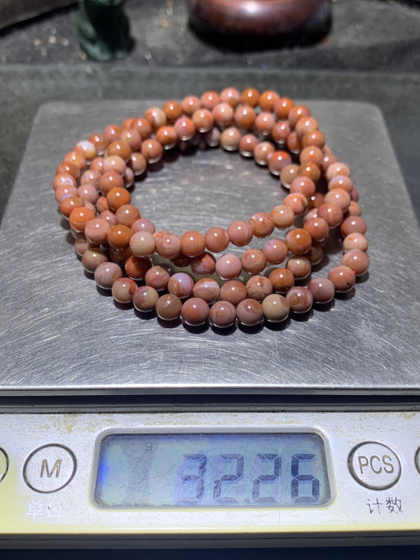 川料南红玛瑙多圈手串一条！