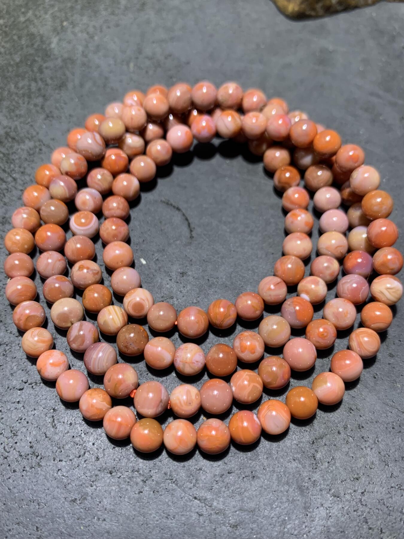 川料南红玛瑙多圈手串一条！