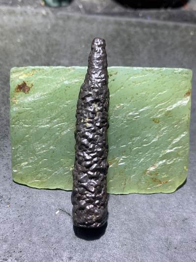 精美罕见戈壁管状箭头黑金刚原石一块 - 精美罕见戈壁管状箭头黑金刚原石一块