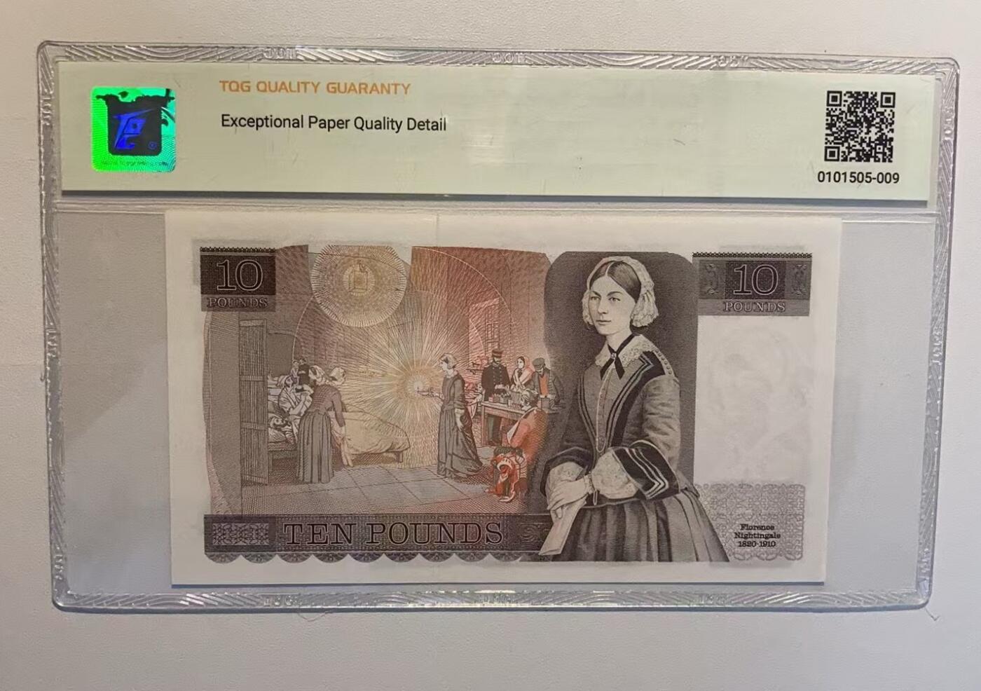 《外钞收藏家》第四百五十七期 1975年英国D序列10镑 TQG评级 无47尾8 靓号