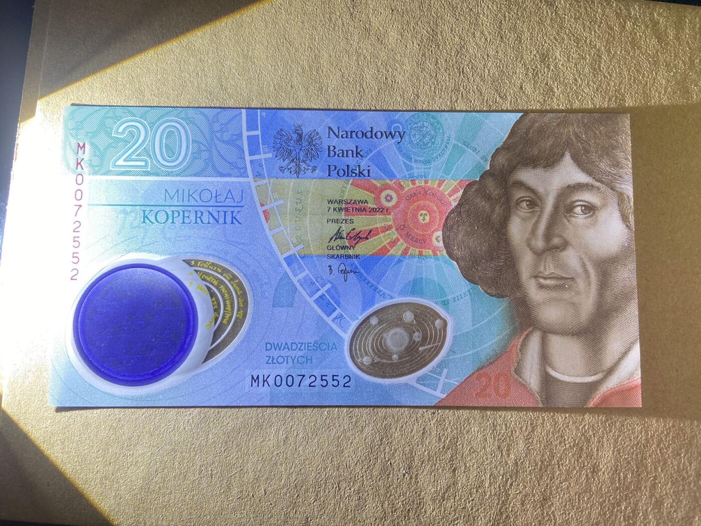 【炜奕收藏】，二十一期 波兰哥白尼纪念钞，UNC品相，带原装册