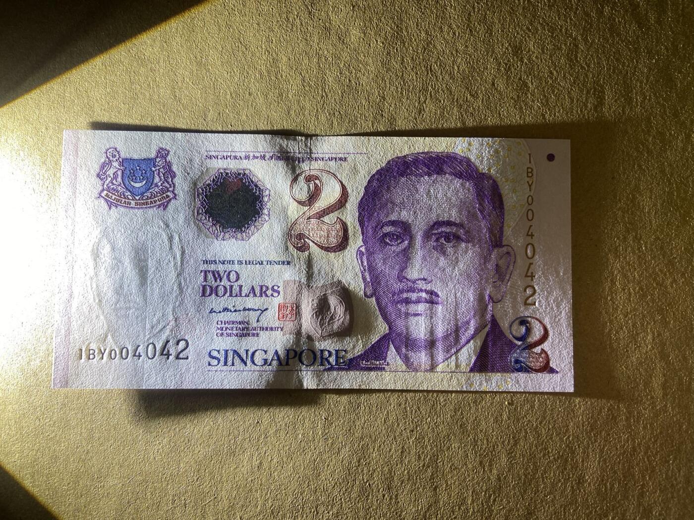 【炜奕收藏】，二十一期 新加坡纸币版2元，数三，UNC品相