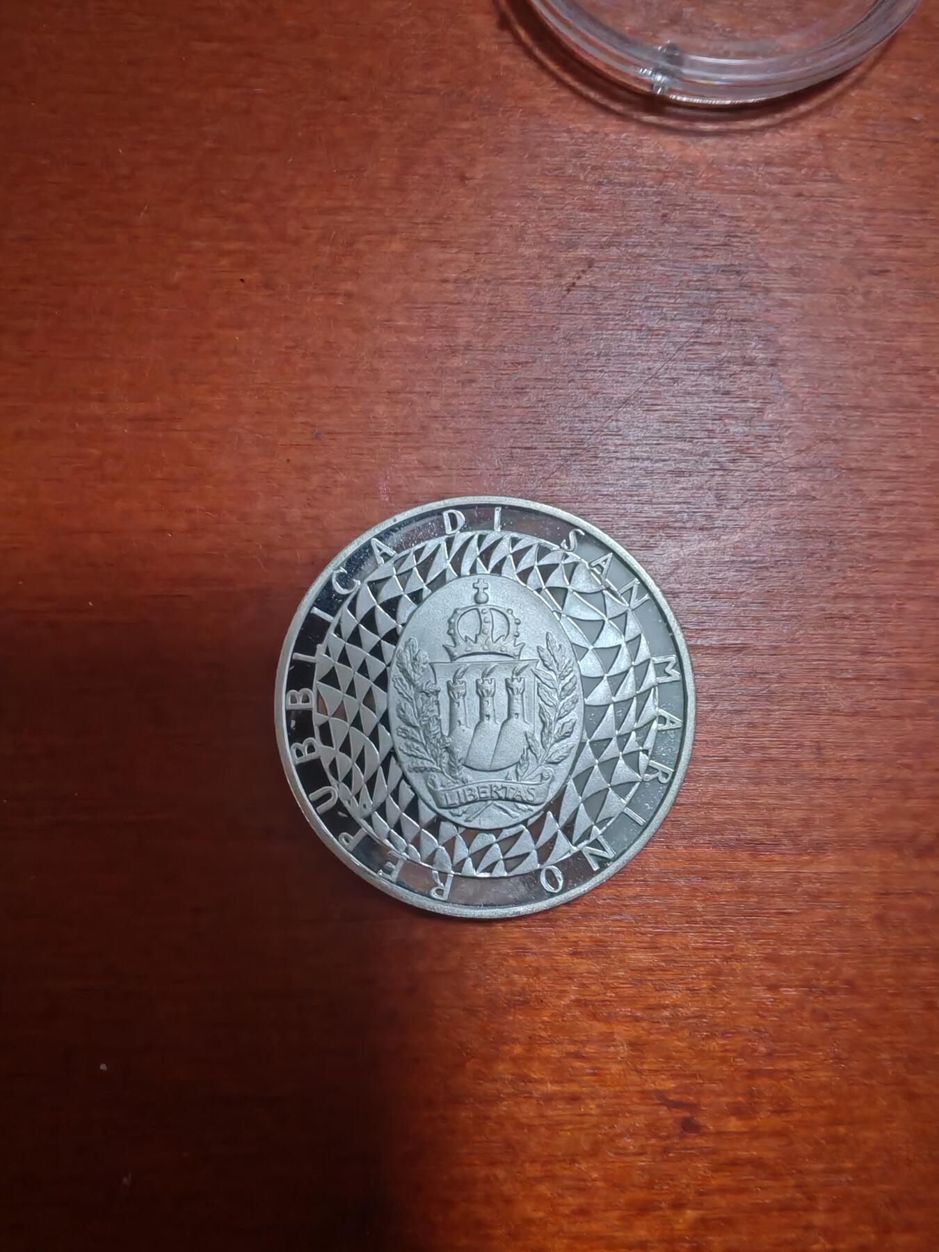 长老汇龙年精选第三十九场拍卖 1990圣马力诺世界杯1000里拉精制银币