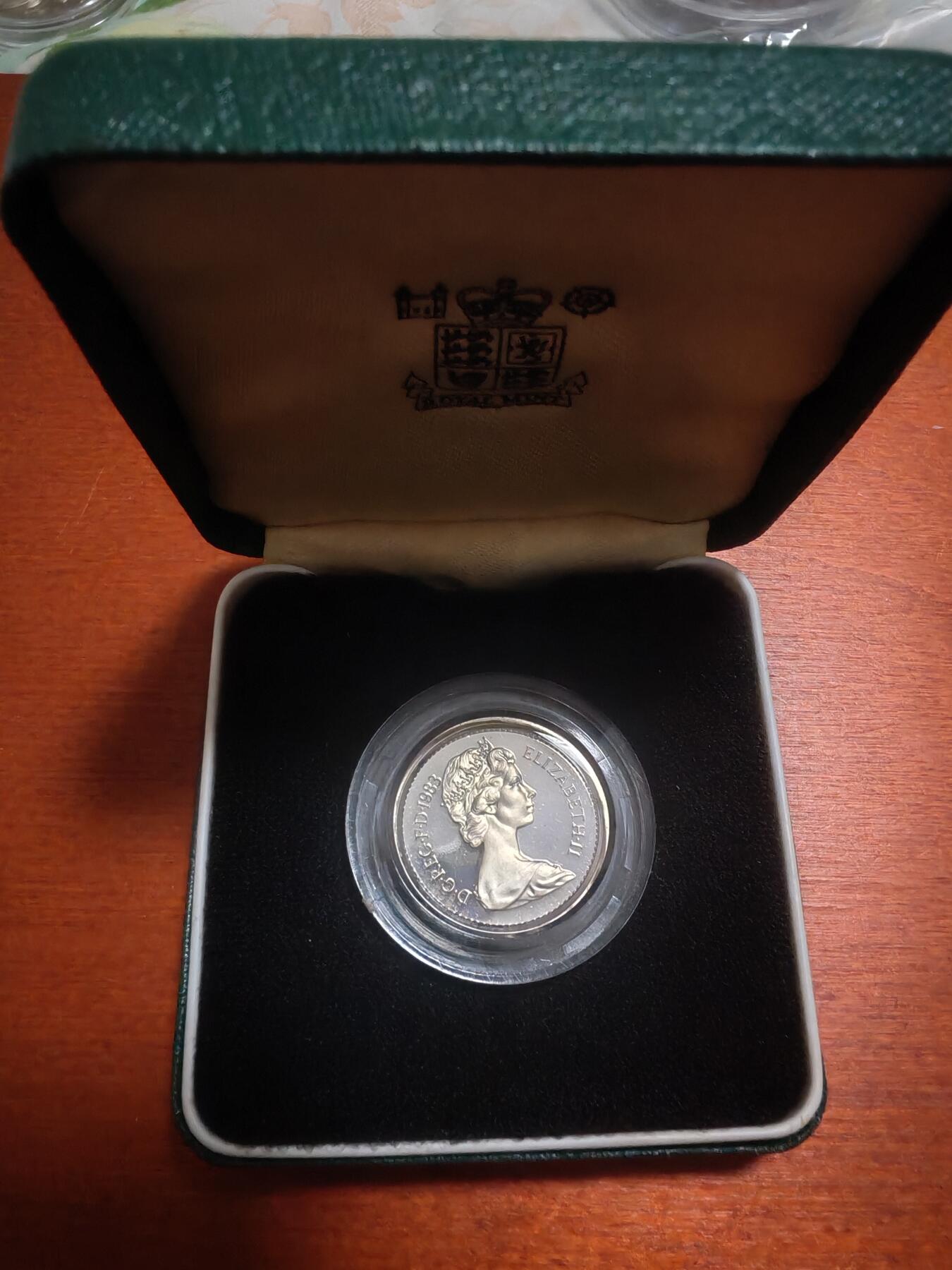 长老汇龙年精选第三十九场拍卖 1983英国1英镑银币，有盒无证，首年版