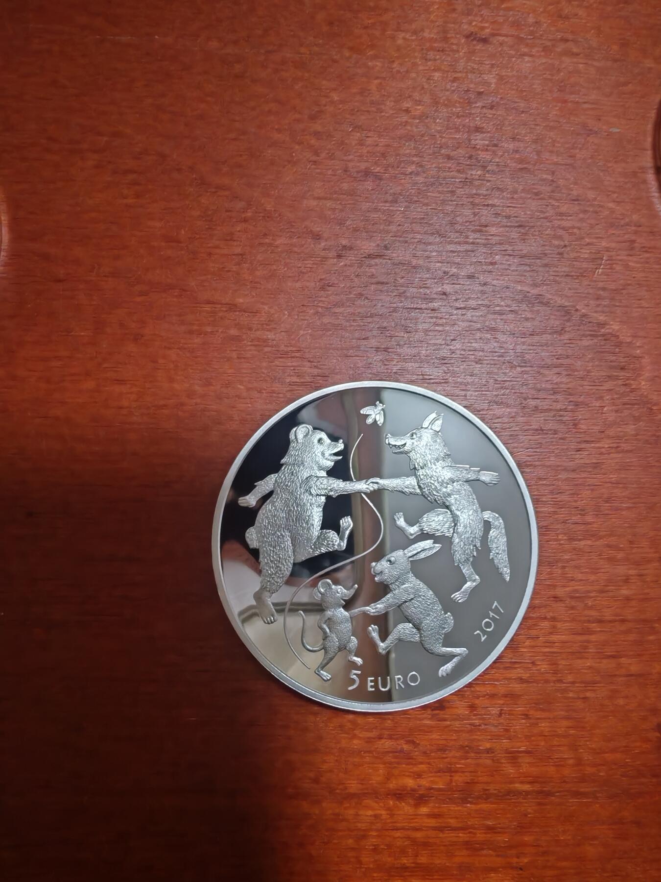 长老汇龙年精选第三十九场拍卖 2017拉脱维亚童话老人的手套5欧元彩色精制银币，盒证全