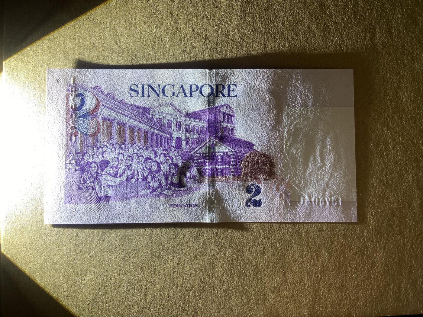 【炜奕收藏】，二十一期 新加坡纸币版2元，数三，UNC品相