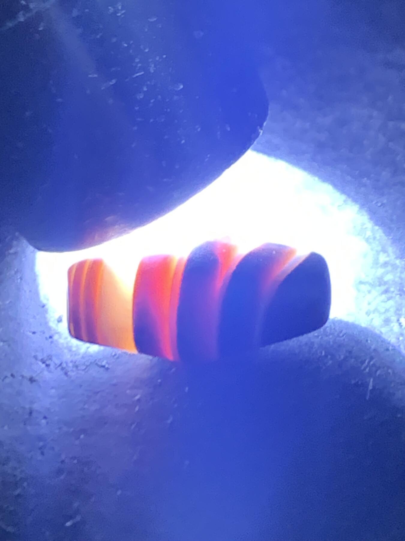 精美高玉化冰飘千层纹药师玛瑙桶珠一个