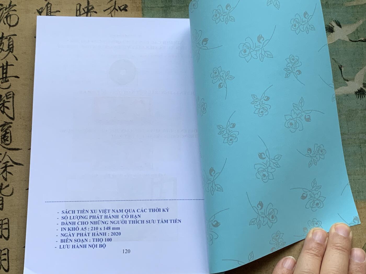 《竞宝斋》第341场 周日，周一，2场连拍 （全场包邮） 2本一起 越南各时期的货币 目录 越南货币 目录 细节见图