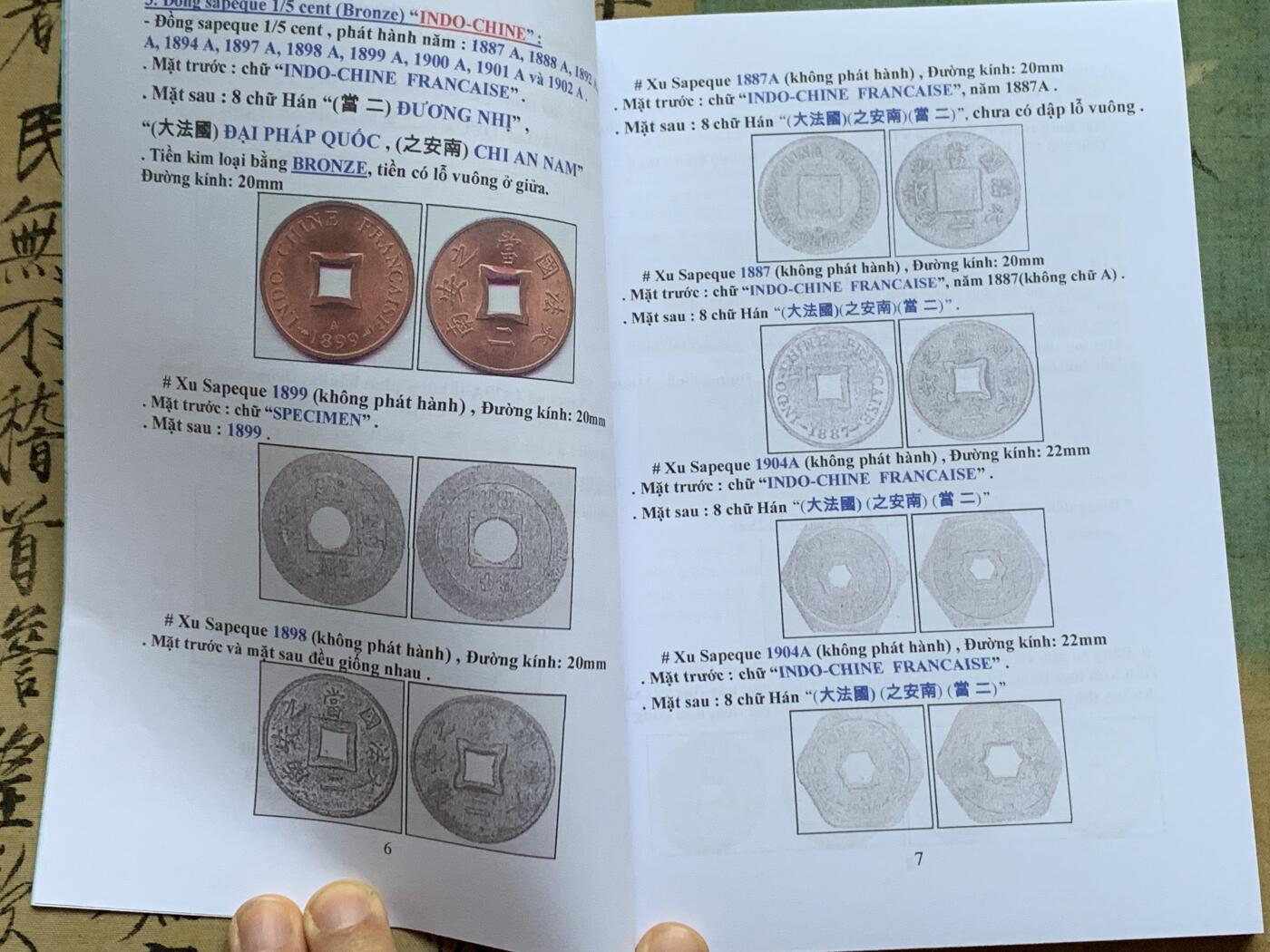 《竞宝斋》第341场 周日，周一，2场连拍 （全场包邮） 2本一起 越南各时期的货币 目录 越南货币 目录 细节见图