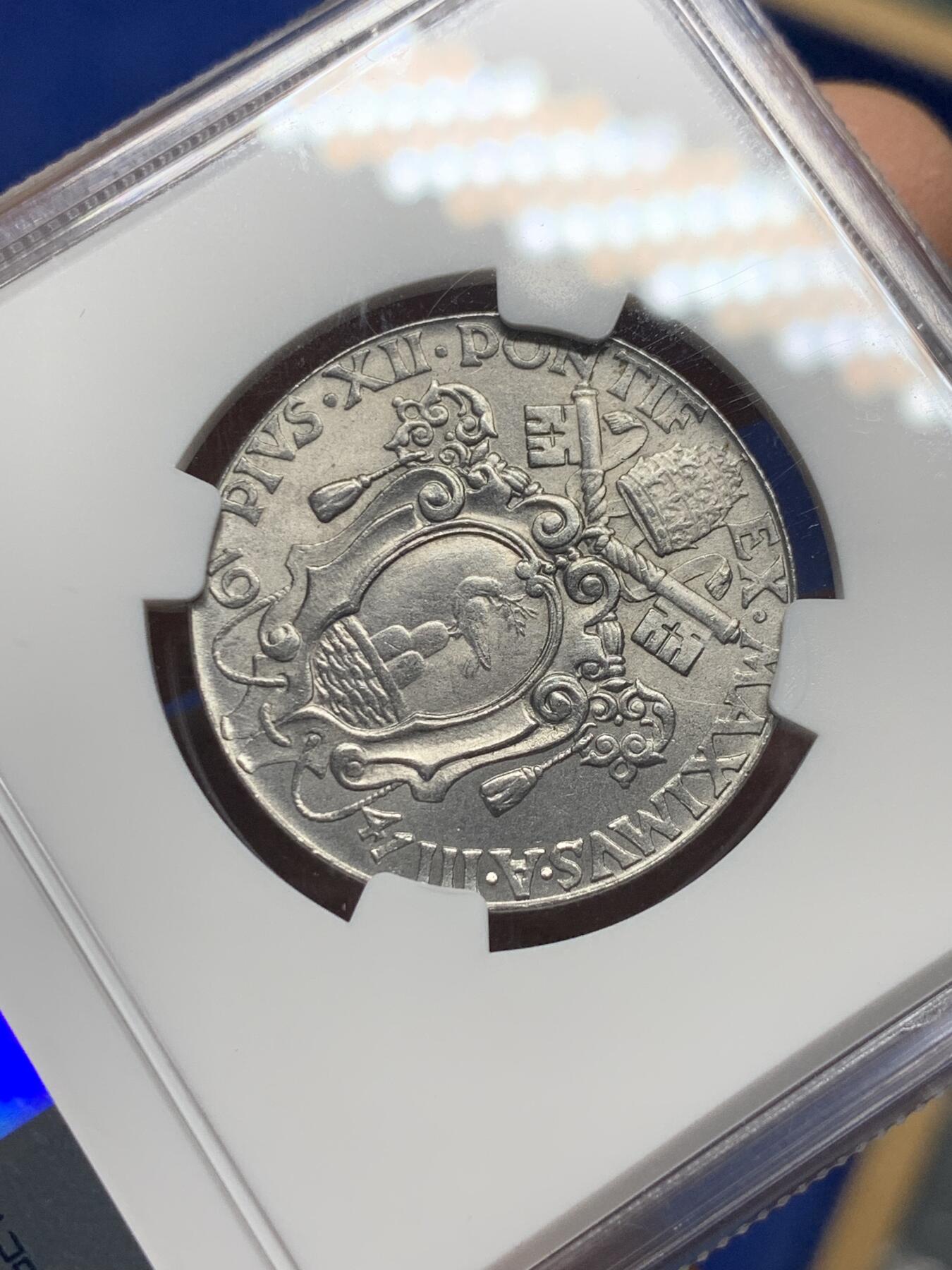 《竞宝斋》第341场 周日，周一，2场连拍 （全场包邮） NGC MS65 梵蒂冈1941年扛羊2里拉