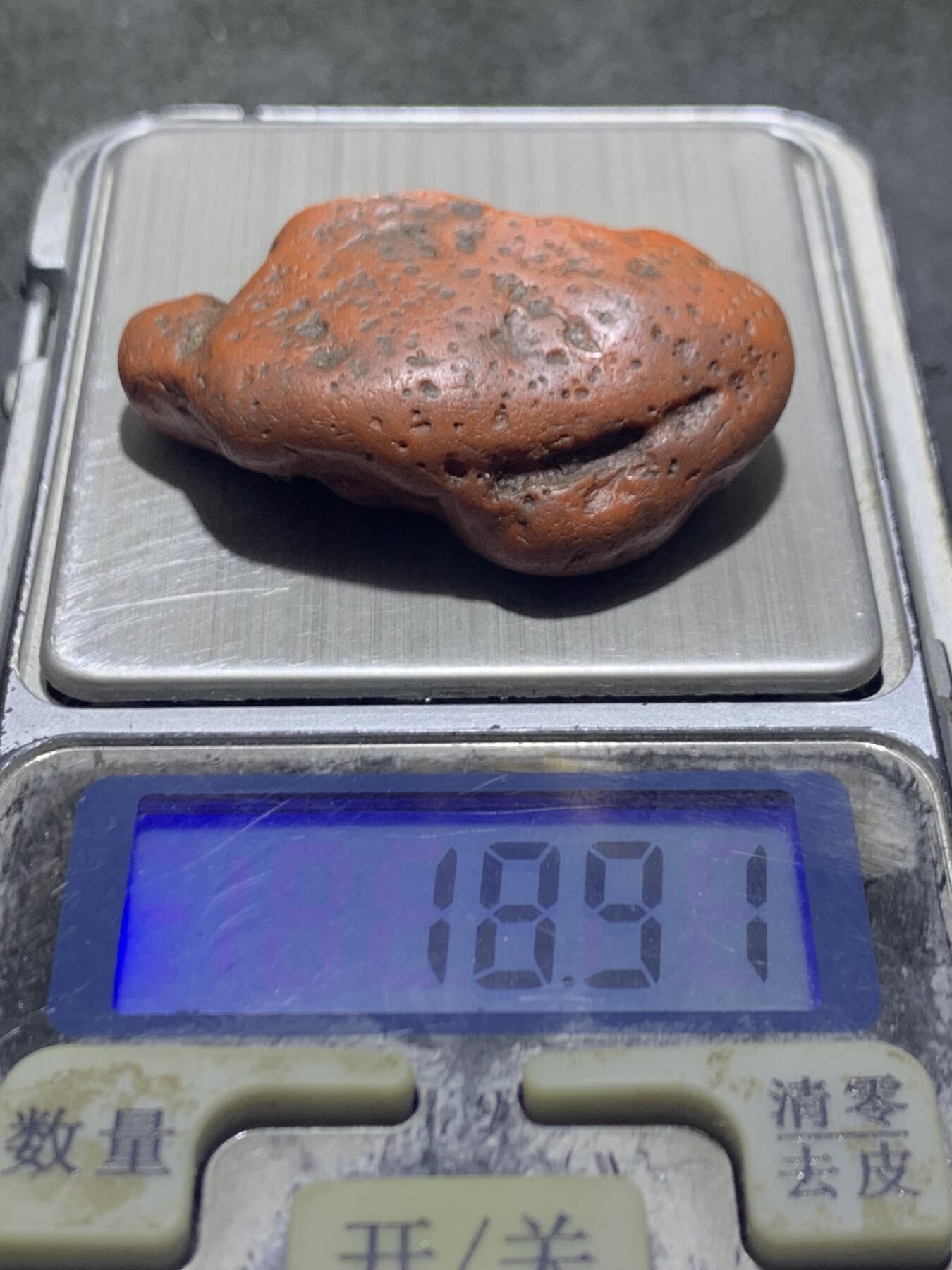 精美红皮柿子红开窗料千层纹南红玛瑙原石一颗