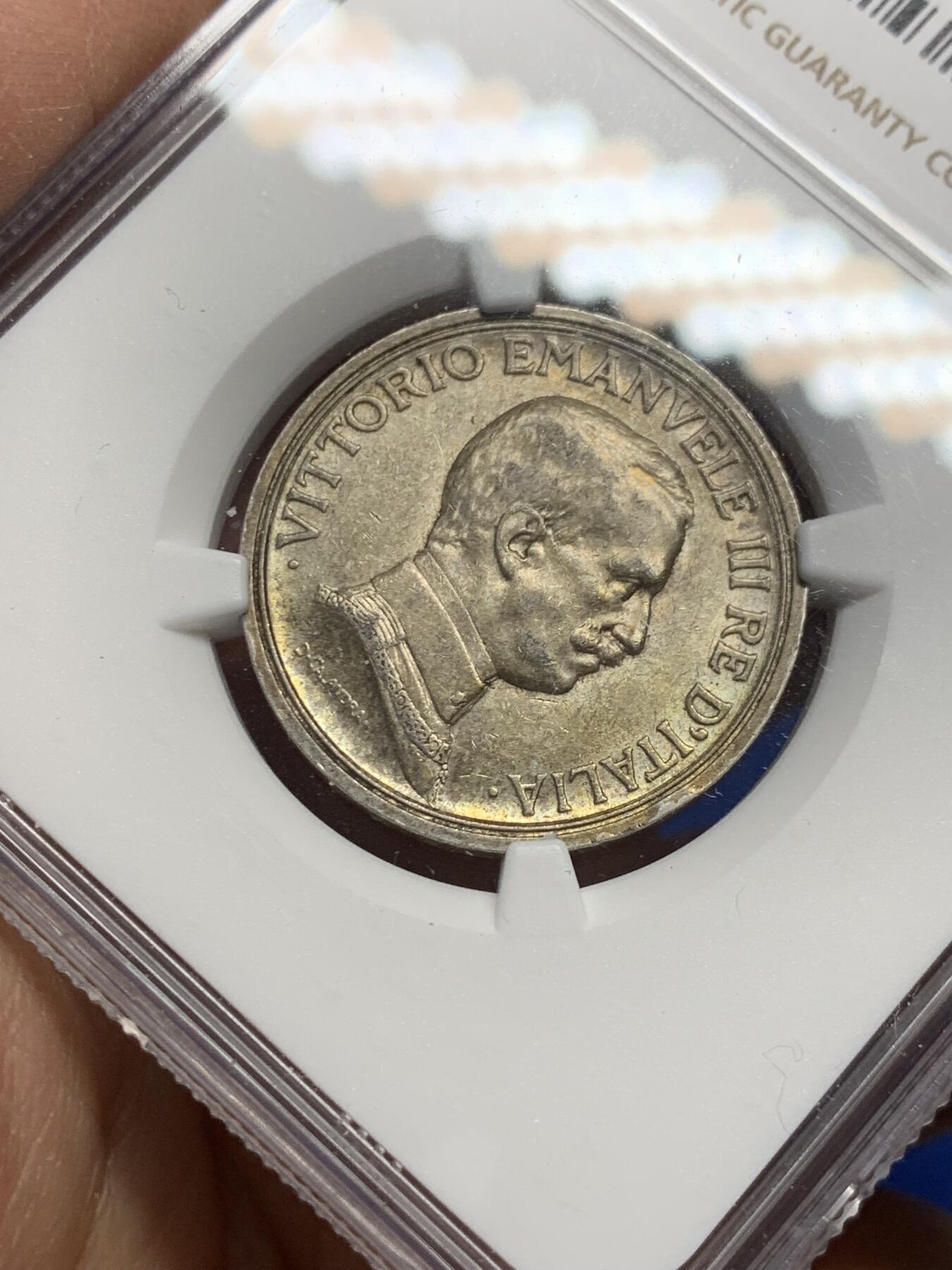 《竞宝斋》第341场 周日，周一，2场连拍 （全场包邮） NGC AU58 意大利1916年埃马努埃莱三世马车2里拉银币 经典意大利马车设计 养眼五彩老包浆