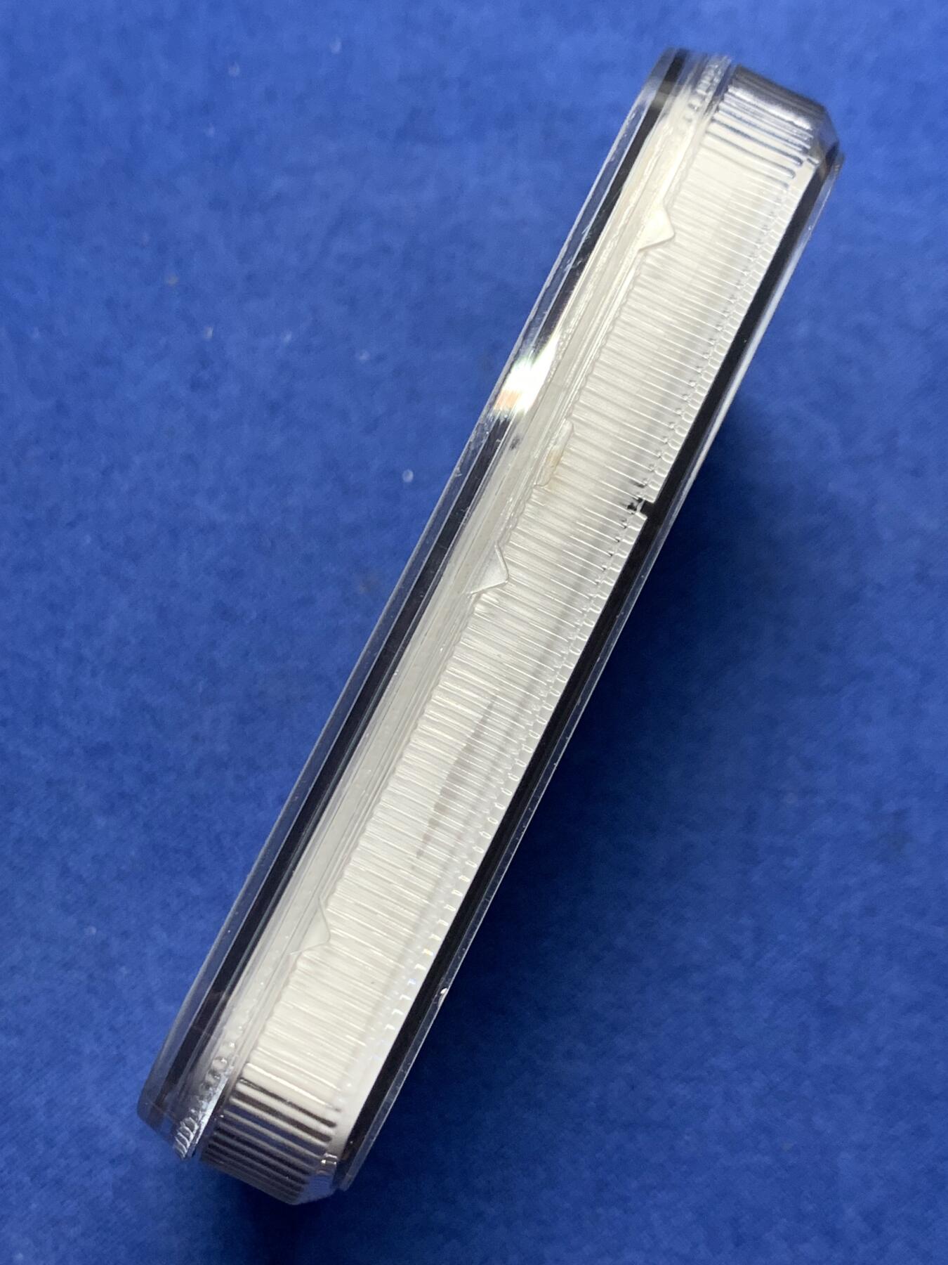 《竞宝斋》第341场 周日，周一，2场连拍 （全场包邮） NGC PF70ANTIQUED 中国2022骑龙观音银章，加厚盒，骑龙观音又称龙头观音（辟支佛身）是观音菩萨三十三应化身之一。背面刻有般若波罗蜜多心经 ，70克，加厚盒。