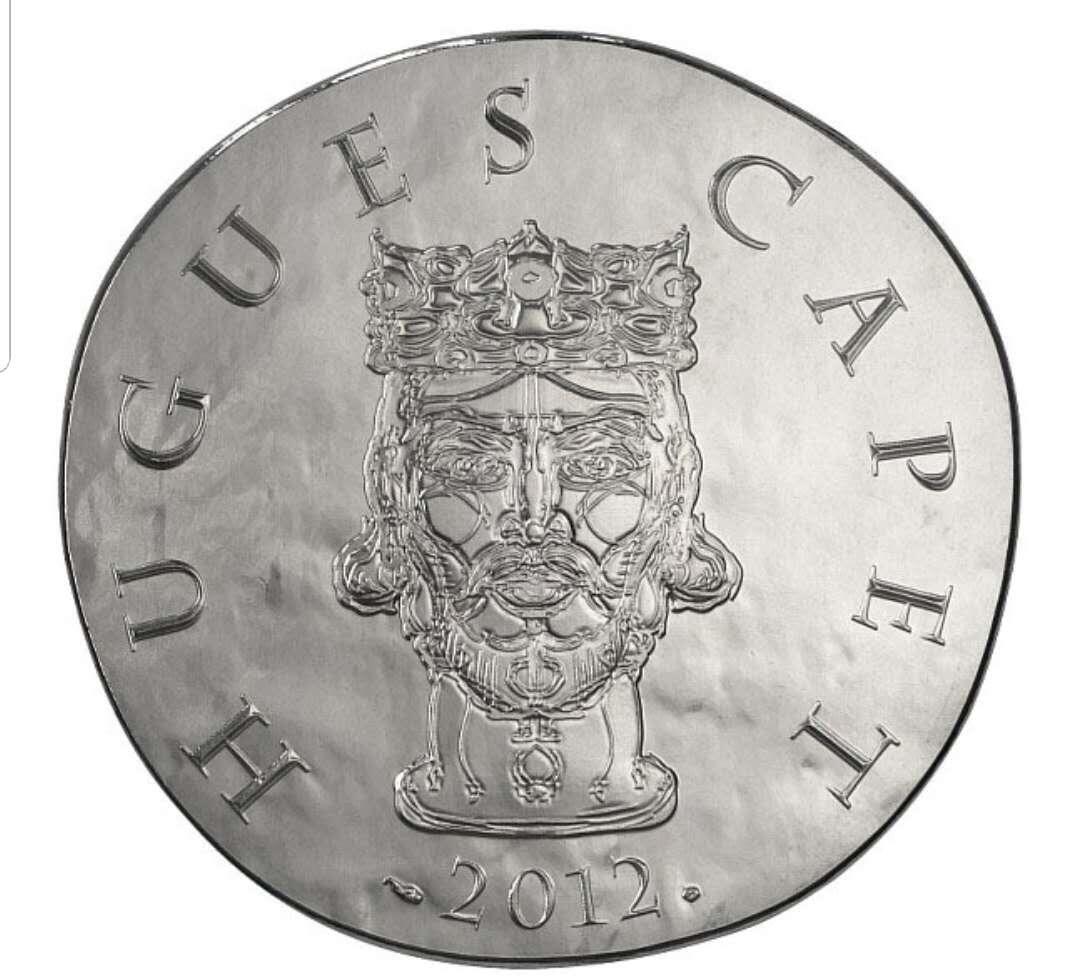 【币将精彩】世界钱币拍卖（2025-11-26） 法国2012年法兰克国王雨果卡佩纪念银币  面值10元，900银22.2克，直径37毫米，发行20000枚，带证书包装。