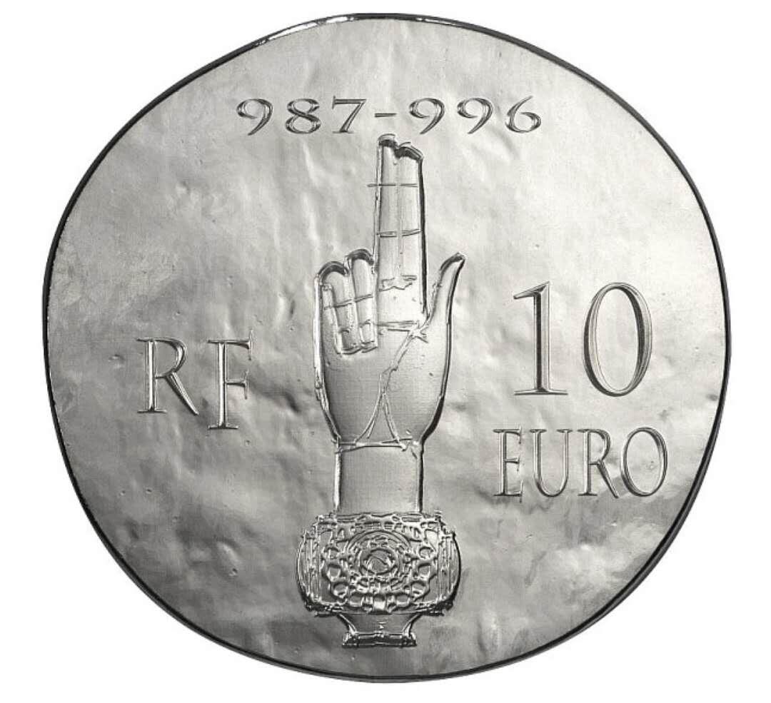 【币将精彩】世界钱币拍卖（2025-11-26） 法国2012年法兰克国王雨果卡佩纪念银币  面值10元，900银22.2克，直径37毫米，发行20000枚，带证书包装。