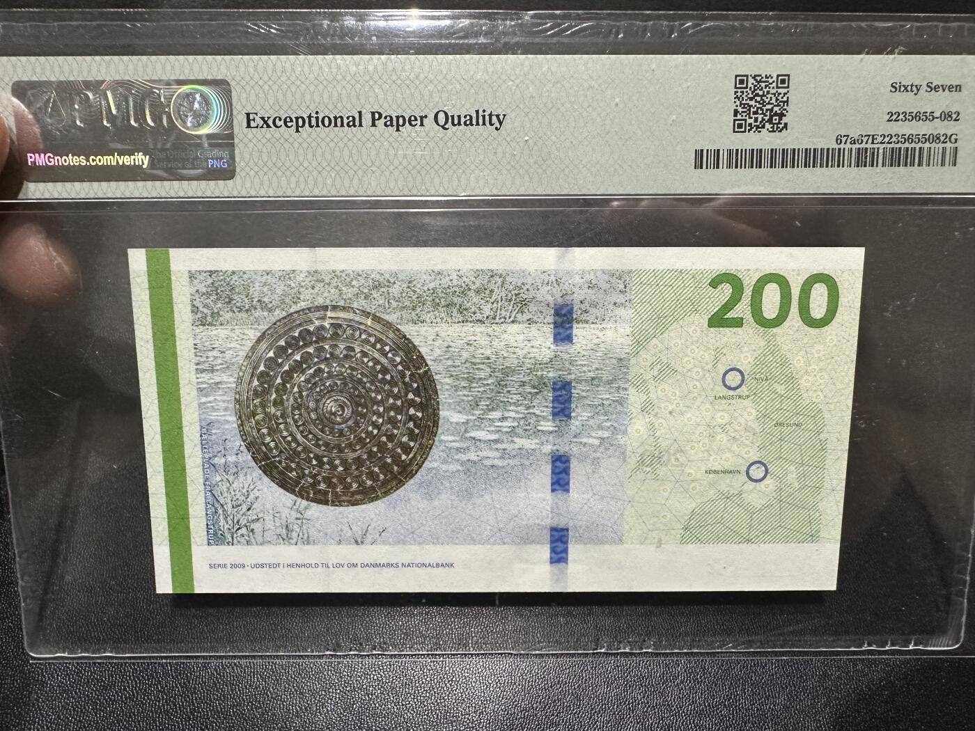 《外钞收藏家》第四百六十期 2010年丹麦桥版200克朗 PMG67 A0冠
