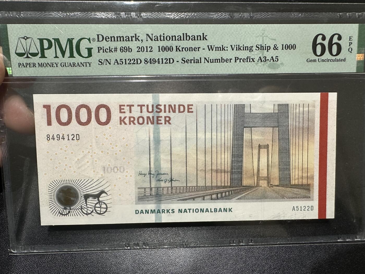 《外钞收藏家》第四百六十期 2012年丹麦桥版1000克朗 PMG66