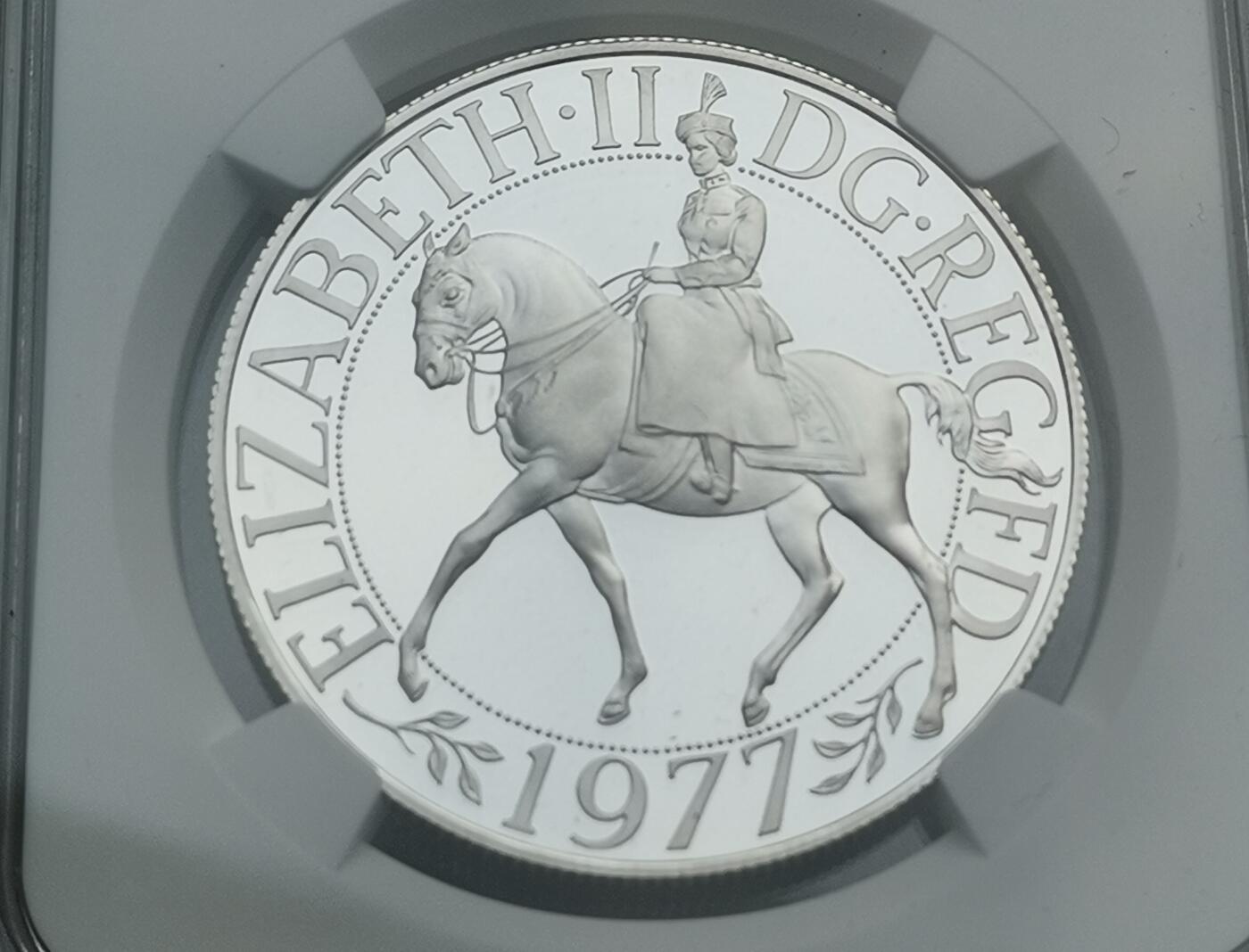 瓶子🏺第173期拍卖会  英国1977年女王登基纪念精制银币  NGC PF68UCAM