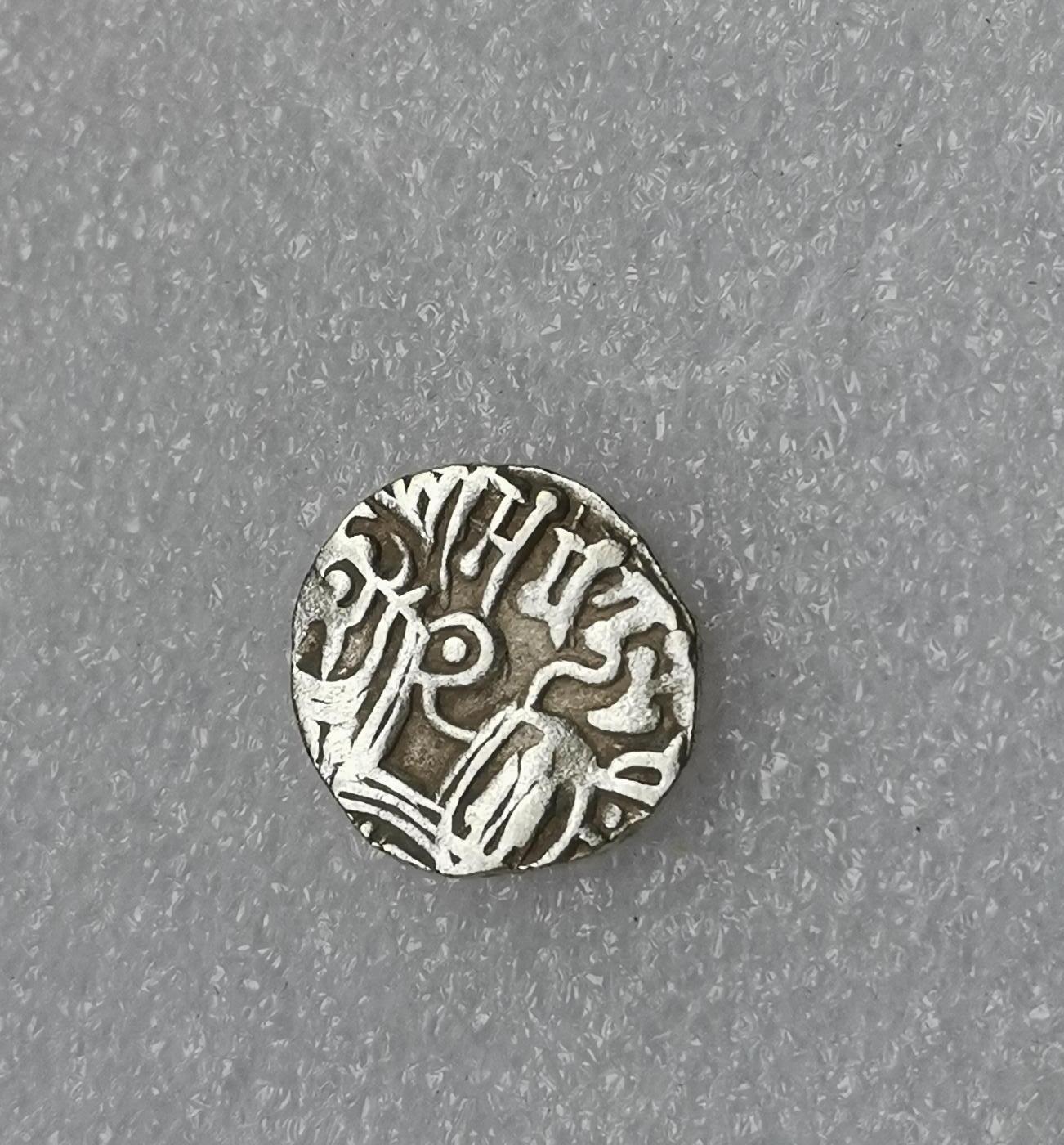 瓶子🏺第173期拍卖会  750-1000年沙希王朝牛瘤骑士打制银币