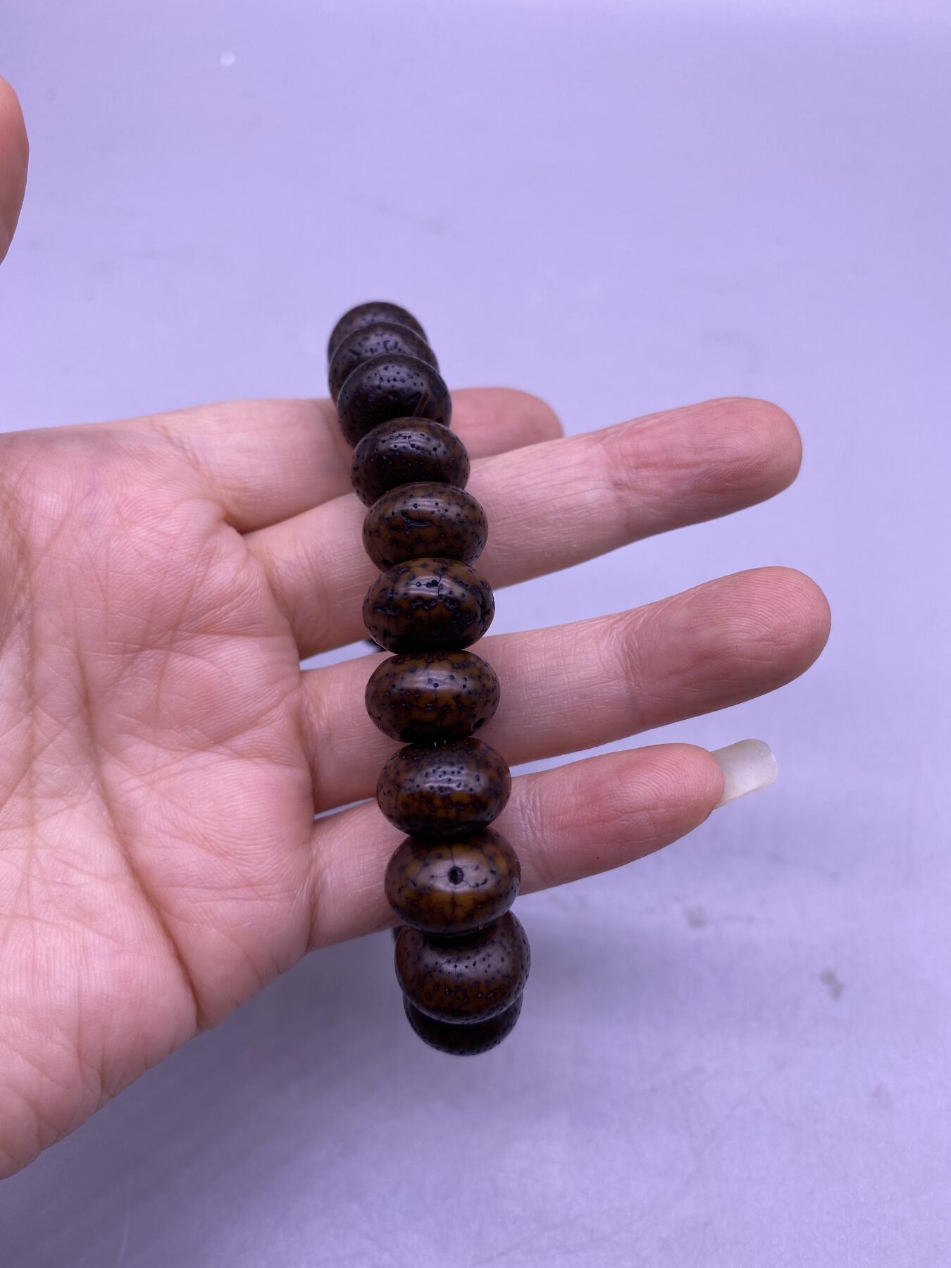老星月手串，珠径1.3厘米，品相如图，300包快递