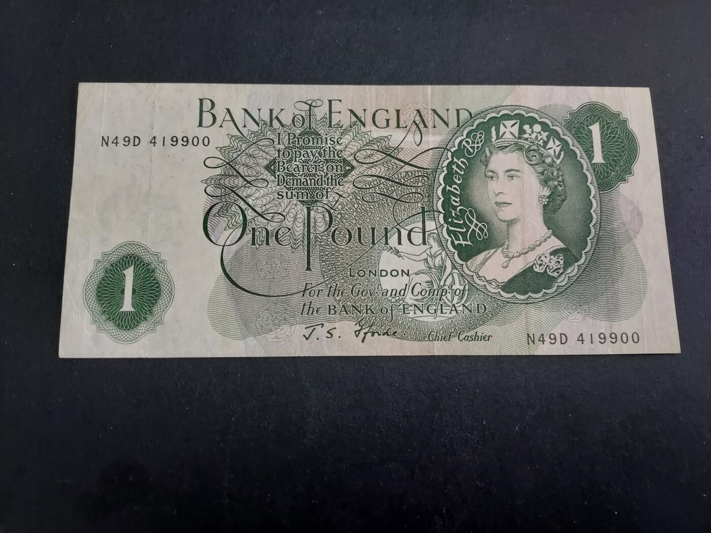 博彦收藏 12月29日 8点钱币专场 英国旧版女皇一英镑 85品