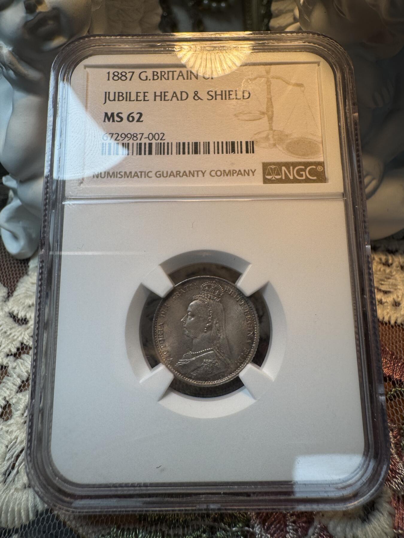 “一元初始，万象更新”新年新铺开张 全场免押0佣金 NGC MS62 1887年英国维多利亚高冠6便士，淡金色包浆