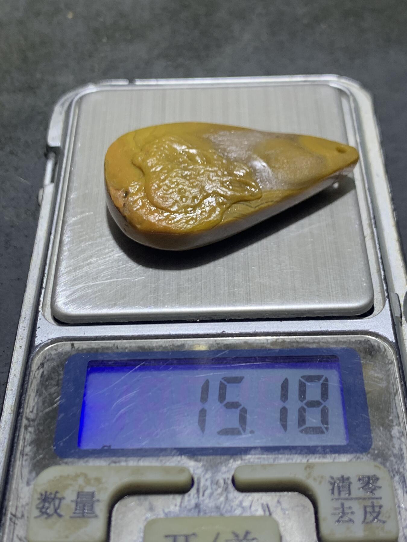 精美亚光原皮冰飘战国红玛瑙手工俏色巧雕金钱豹吊坠一个，
