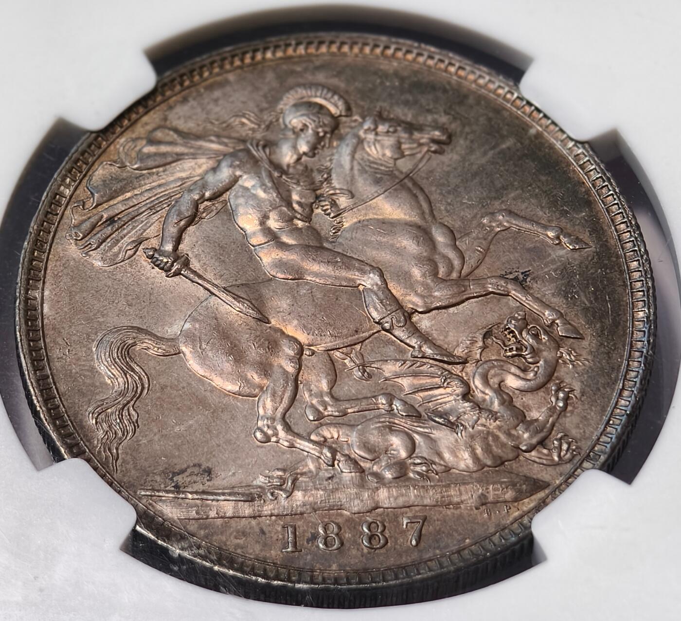 紫瑗钱币——第500期 英国  1887年  高冠马剑 1克朗 NGC MS61  老包浆