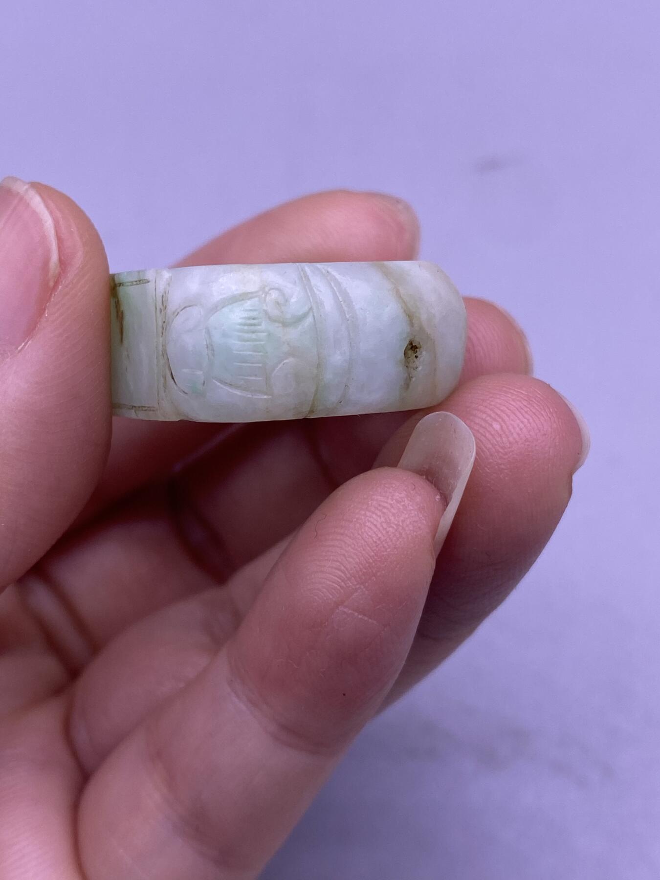 老翡翠戒指，内径1.8厘米，品相如图，500包快递