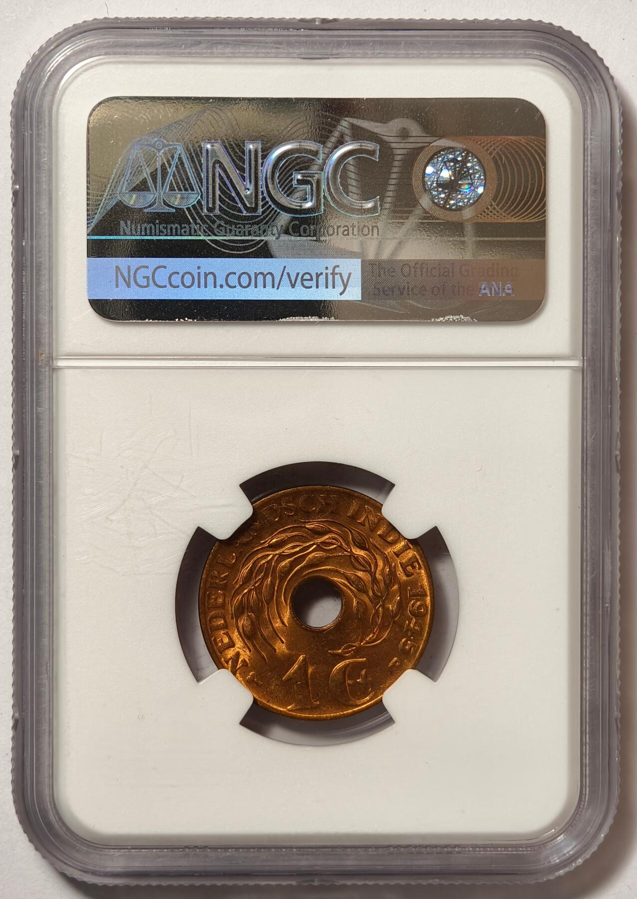 紫瑗钱币——第484期 荷属东印度 1945年 P版 1分 中孔 NGC MS63 RB