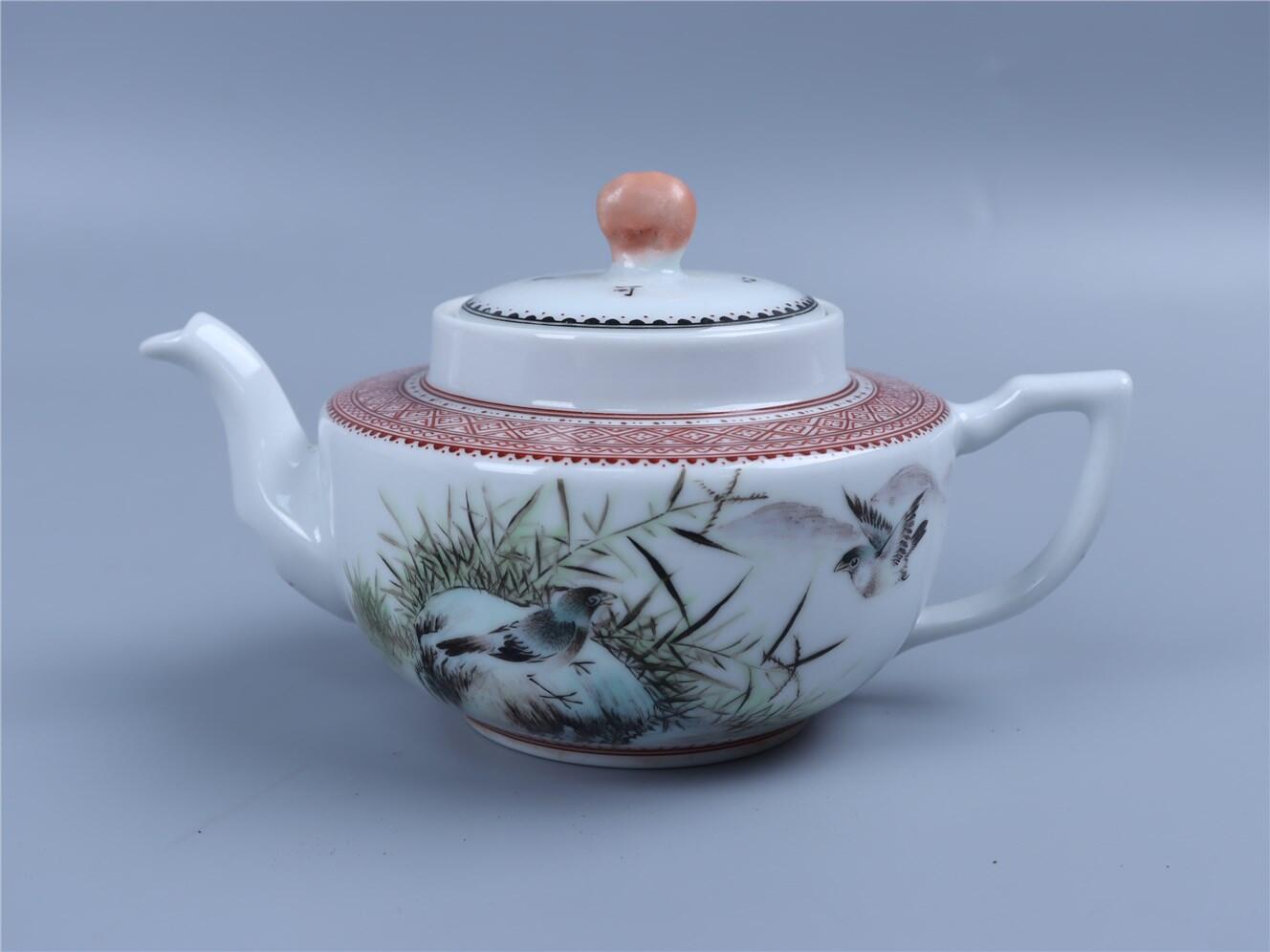 承乾2024年秋季文物艺术品拍卖会 石宇初 原上和鸣花鸟执壶 1 H8.5cm  瓷
