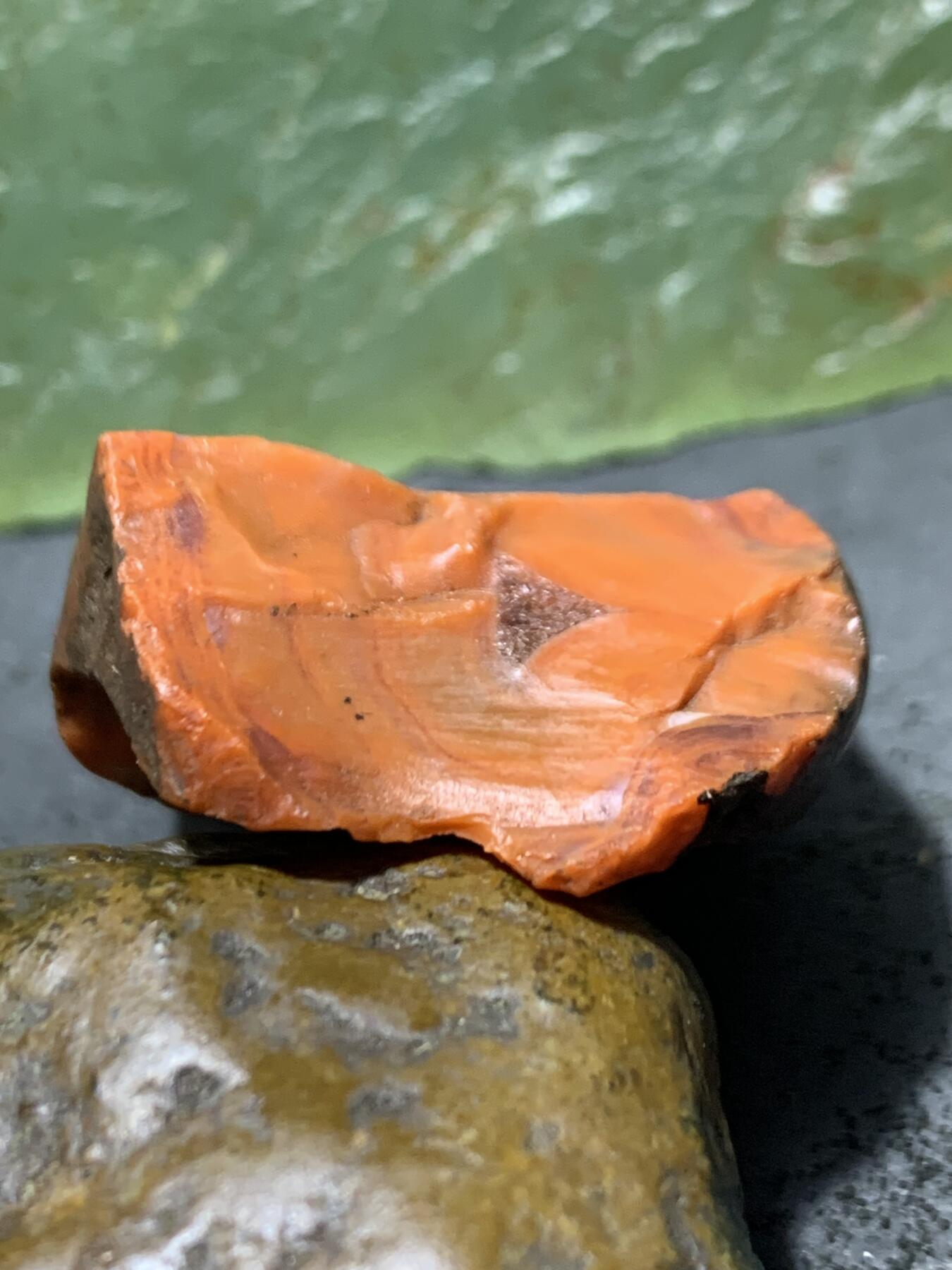 精美原皮冰飘柿子红南红玛瑙原石一颗