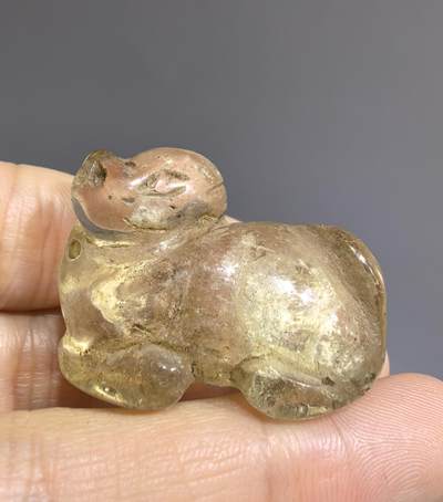 创汇时期水晶生肖够吊坠挂件，纯手工雕刻。全品，尺寸:3.4cm*2.5cm*1.95cm - 创汇时期水晶生肖够吊坠挂件，纯手工雕刻。全品，尺寸:3.4cm*2.5cm*1.95cm