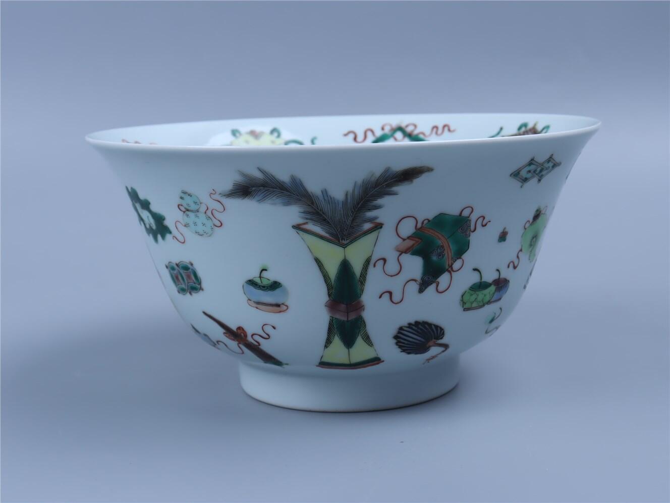 承乾2024年秋季文物艺术品拍卖会 清 五彩博古图碗 1 19.5*10cm  瓷