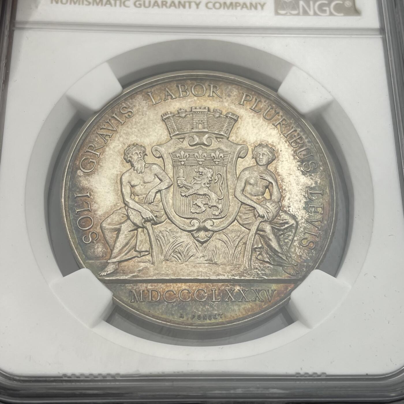 「木头集藏」章牌精品专场！ 1885年法国火灾保险银章 MS 64，直径：36 mm，彩色氧化，品相一流！