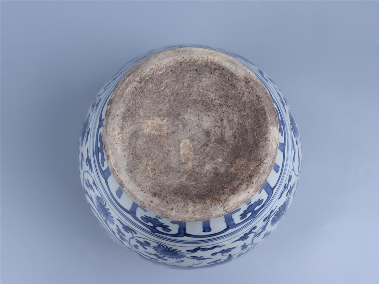 承乾2024年秋季文物艺术品拍卖会 明 青花凤穿花纹罐 1 24*31cm  瓷