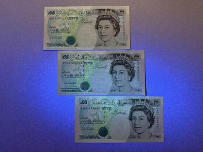 《张总收藏》181期-外币精品百拍特别场 英格兰5镑3张 UNC E序列 边缘轻微荧光 全程无47