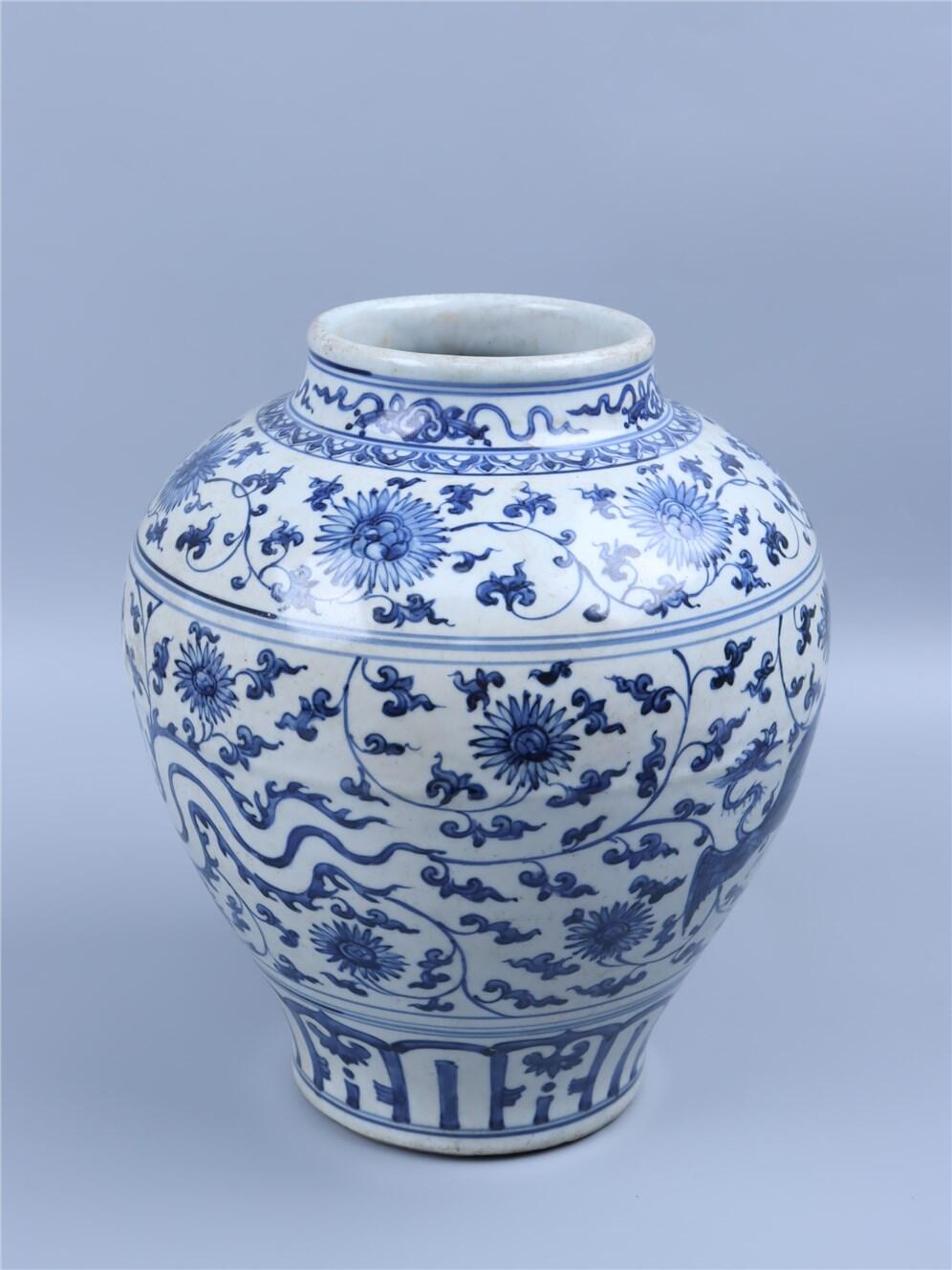 承乾2024年秋季文物艺术品拍卖会 明 青花凤穿花纹罐 1 24*31cm  瓷