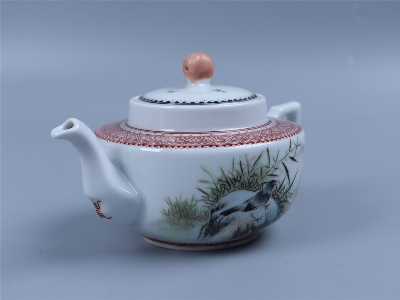 承乾2024年秋季文物艺术品拍卖会 石宇初 原上和鸣花鸟执壶 1 H8.5cm  瓷