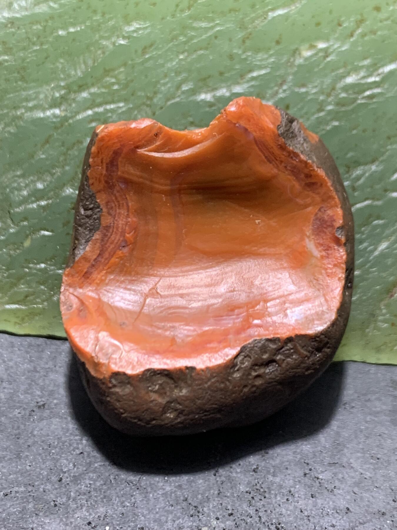 精美原皮冰飘柿子红南红玛瑙原石一颗