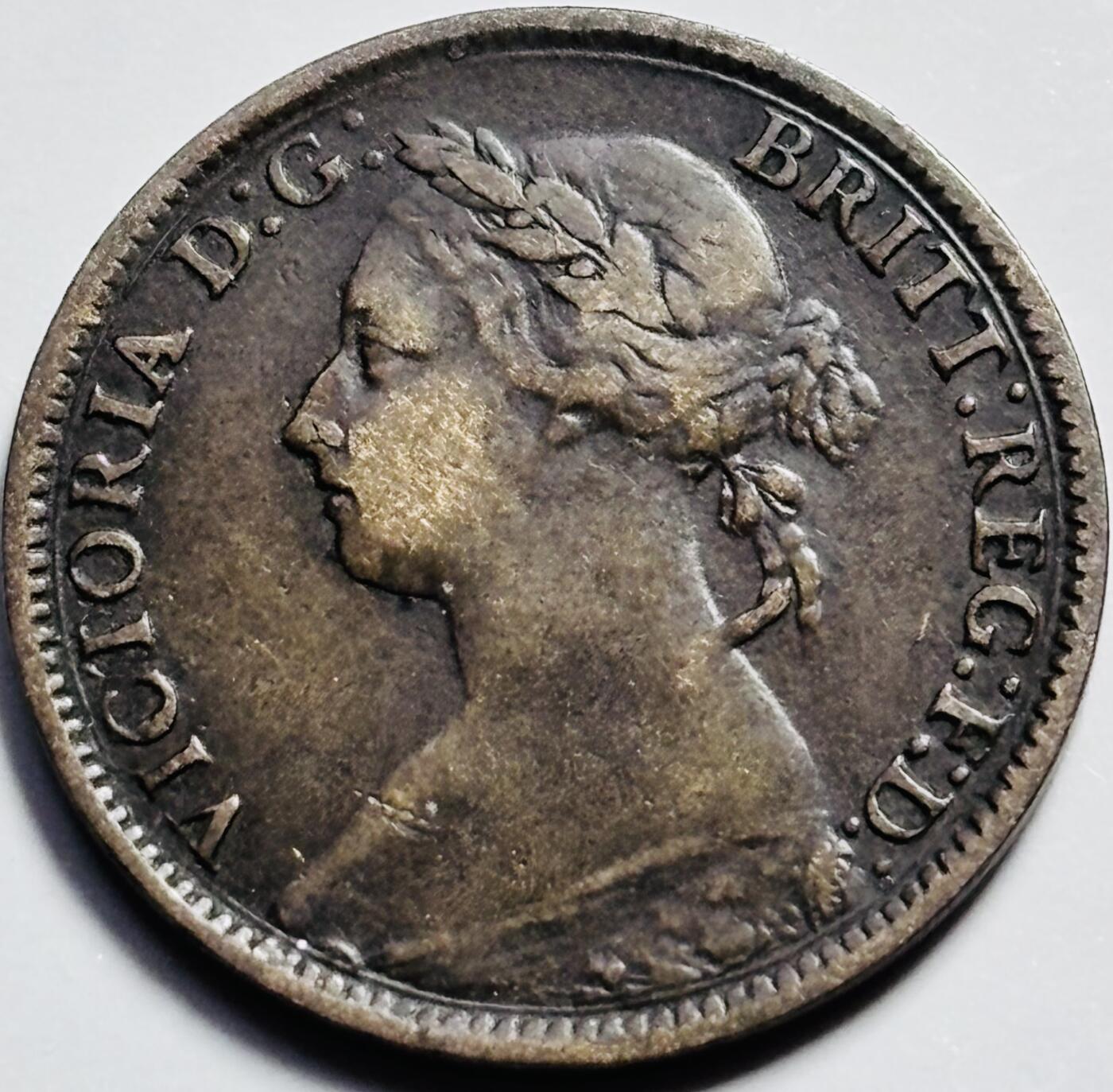 文馨钱币收藏第 203 场，英系套册纪念币，古铜币 极美品 1886 年英国维多利亚双辫子版法新古铜币