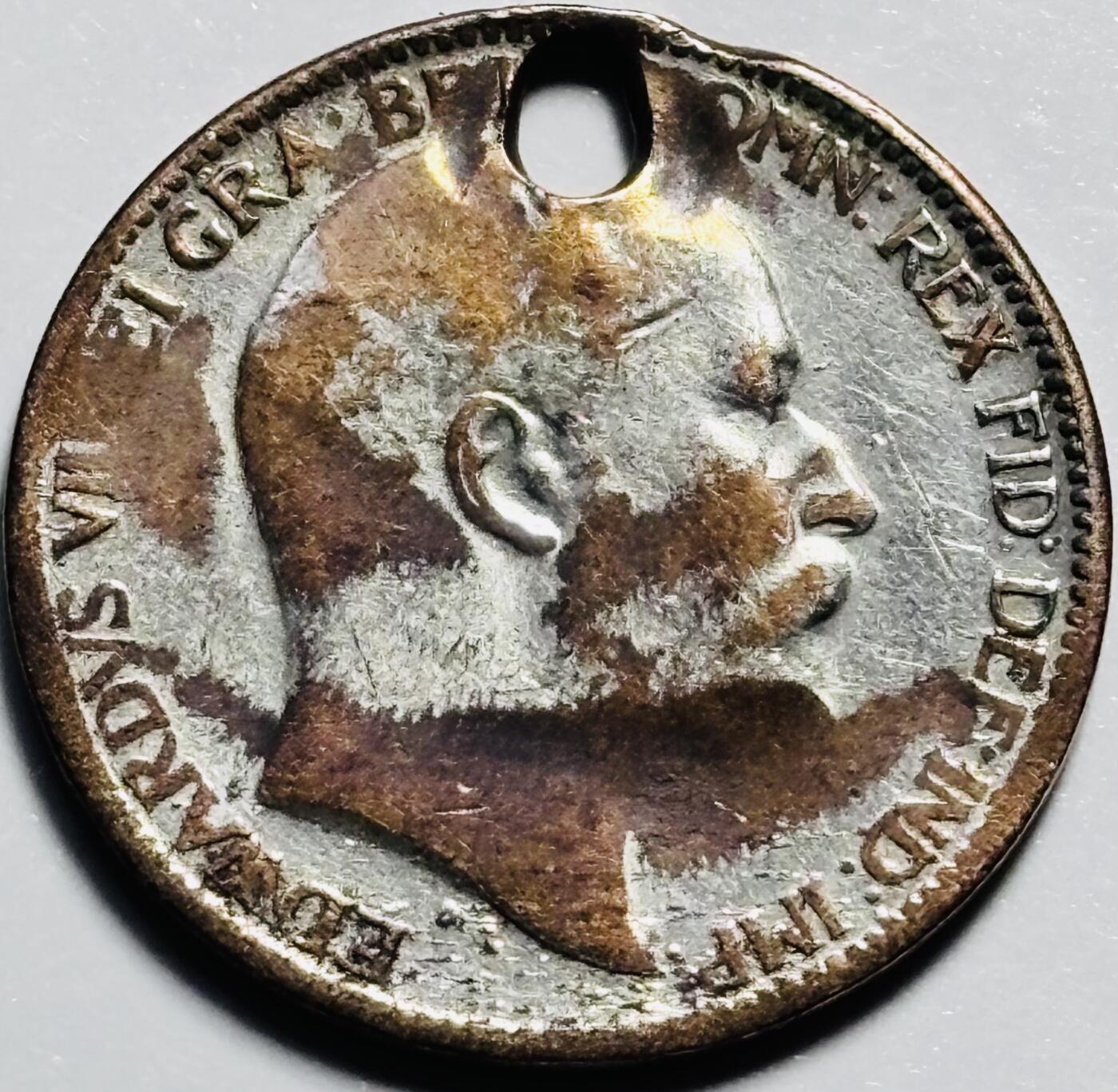 文馨钱币收藏第 203 场，英系套册纪念币，古铜币 1907 年英国爱德华七世法新古铜币，像是镀银版